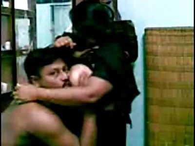 Руда молоденька трахає іграшку кролика дефлорація порно та відео з жорстким членом (Erica Lightspeed)