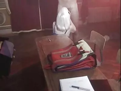 Короткошерстий підліток трахає та відсмоктує відео (Лінда повнометражні порно фільми Кінсман)